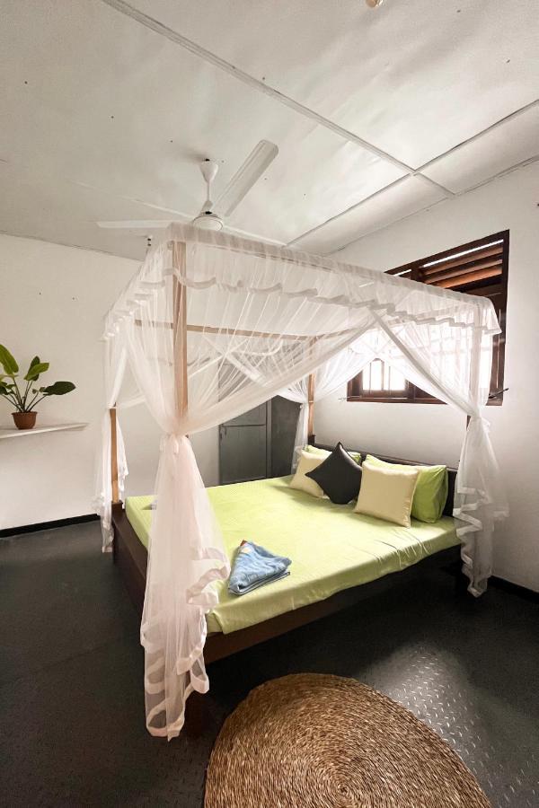 Bed and Breakfast Cosynsurf Matara Exterior foto