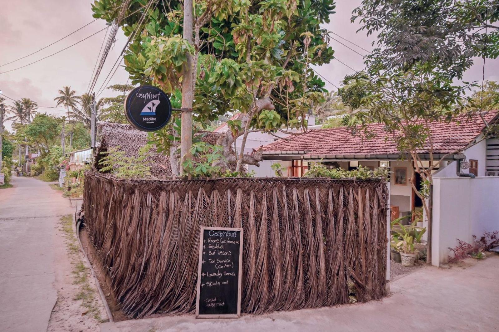 Bed and Breakfast Cosynsurf Matara Exterior foto